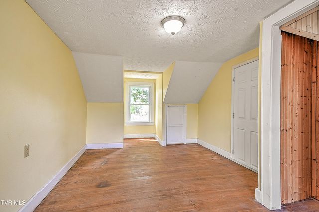 3302 Mayfield Drive, Johnson City, TN 37604