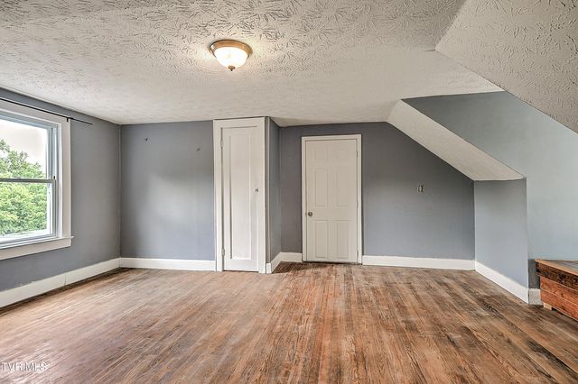 3302 Mayfield Drive, Johnson City, TN 37604