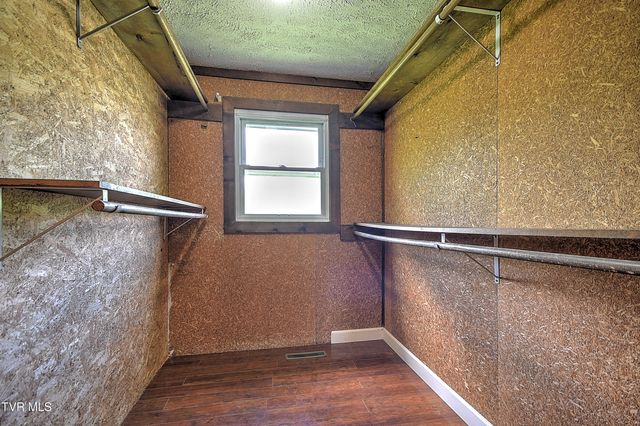 3302 Mayfield Drive, Johnson City, TN 37604