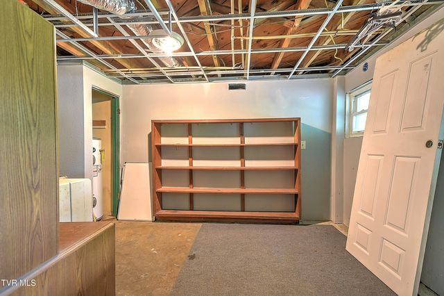 3302 Mayfield Drive, Johnson City, TN 37604