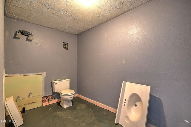 3302 Mayfield Drive, Johnson City, TN 37604