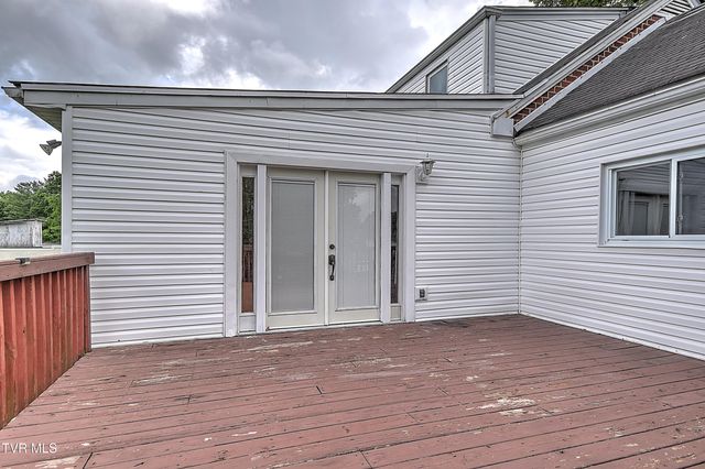 3302 Mayfield Drive, Johnson City, TN 37604
