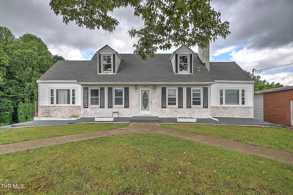 3302 Mayfield Drive, Johnson City, TN 37604