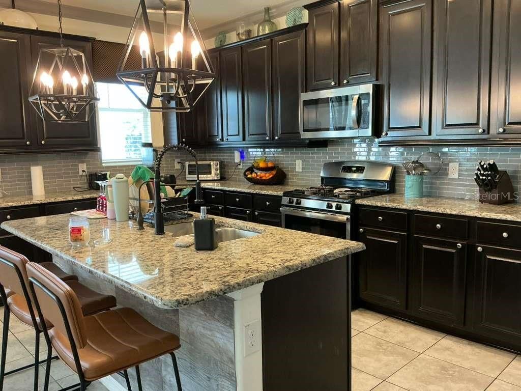 Image 11 of property listing at 1002 BERRY LEAF COURT, Apopka, FL 32703