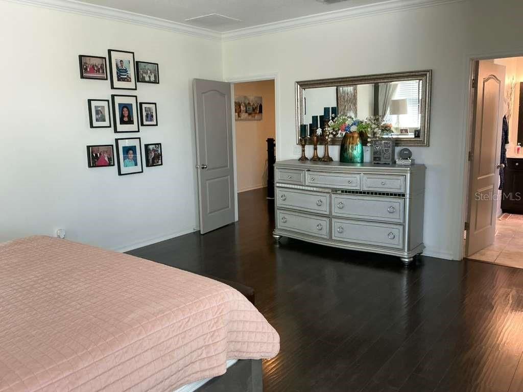 Image 16 of property listing at 1002 BERRY LEAF COURT, Apopka, FL 32703