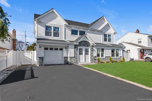 33 Prentice Road, Levittown, NY 11756