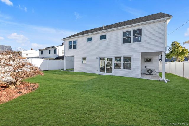 33 Prentice Road, Levittown, NY 11756