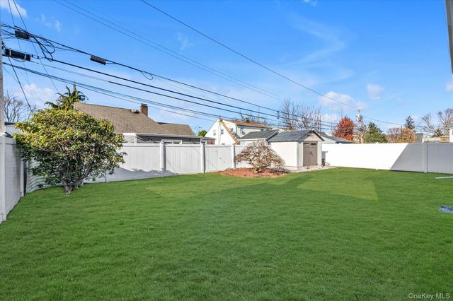 33 Prentice Road, Levittown, NY 11756