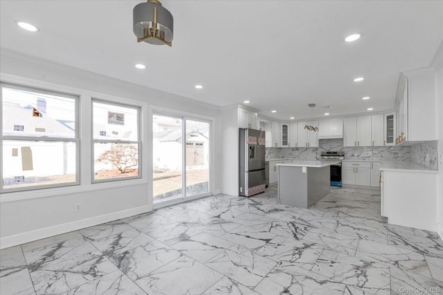 33 Prentice Road, Levittown, NY 11756