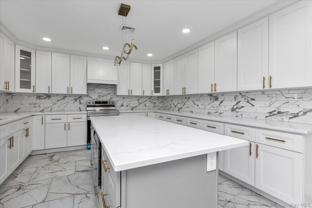 33 Prentice Road, Levittown, NY 11756