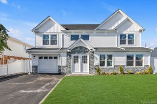 33 Prentice Road, Levittown, NY 11756