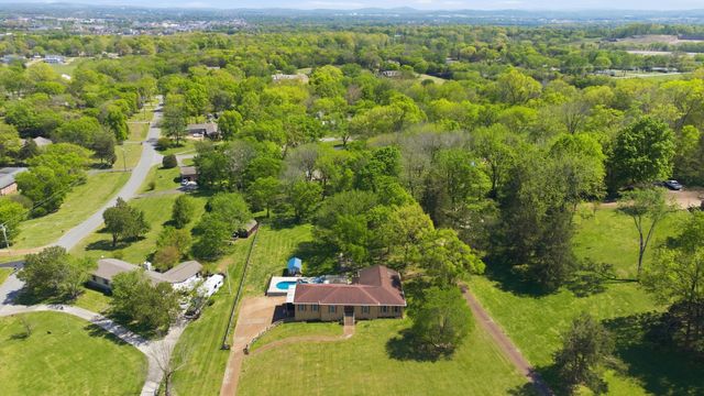 403 Concord Rd, Lebanon, TN 37087