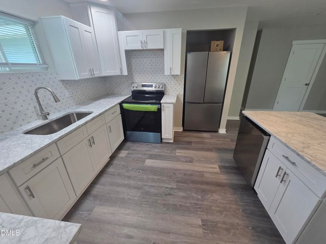 523 E Nelson Avenue, Wake Forest, NC 27587