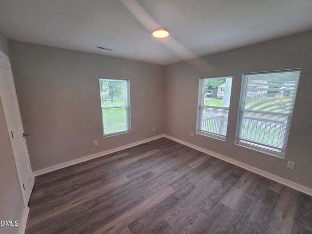 523 E Nelson Avenue, Wake Forest, NC 27587