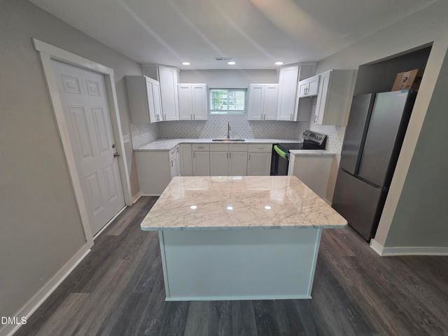 523 E Nelson Avenue, Wake Forest, NC 27587