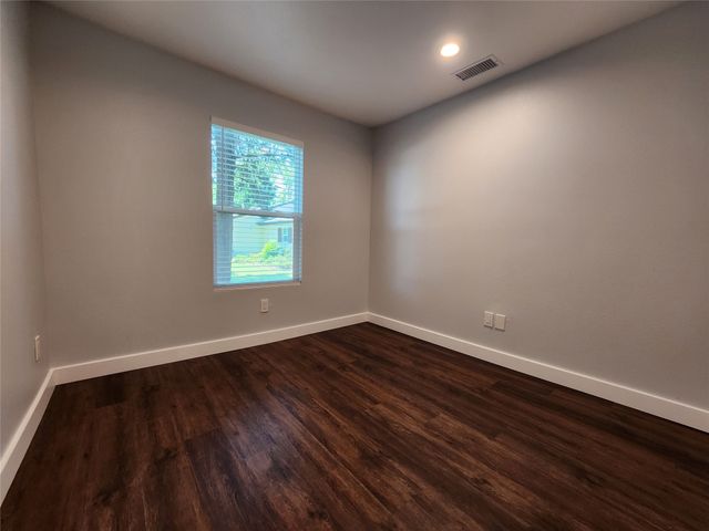 808 S Bois D Arc, Forney, TX 75126