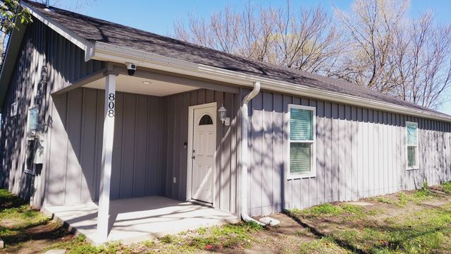 808 S Bois D Arc, Forney, TX 75126