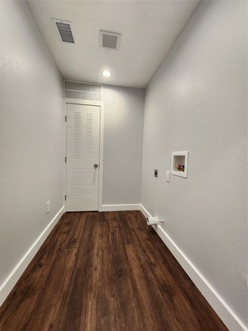 808 S Bois D Arc, Forney, TX 75126