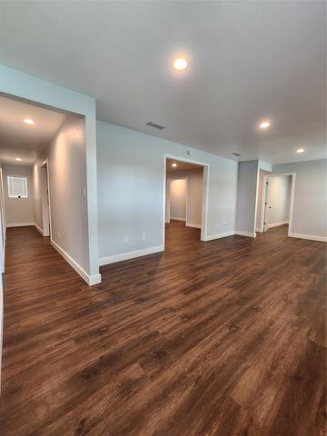 808 S Bois D Arc, Forney, TX 75126