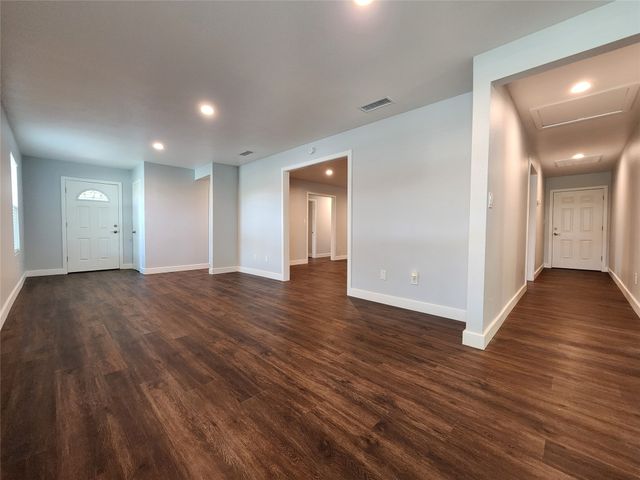 808 S Bois D Arc, Forney, TX 75126