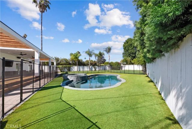 9150 Zelzah Avenue, Northridge, CA 91325