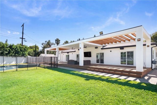 9150 Zelzah Avenue, Northridge, CA 91325