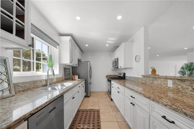 9150 Zelzah Avenue, Northridge, CA 91325