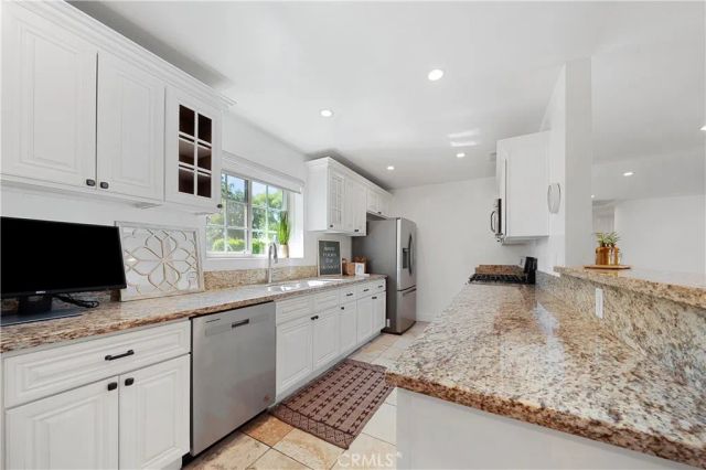9150 Zelzah Avenue, Northridge, CA 91325