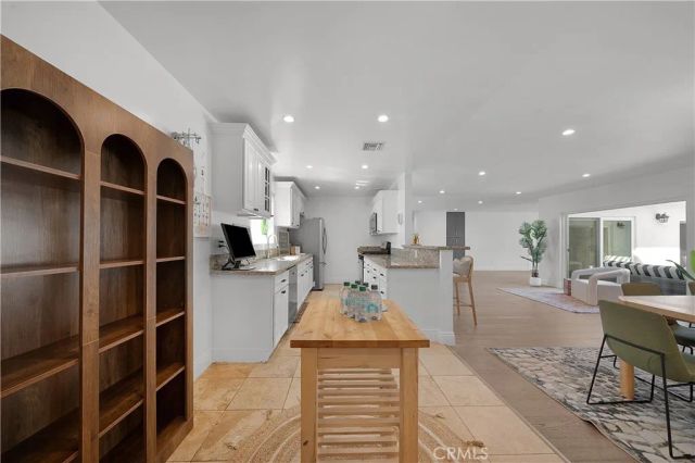 9150 Zelzah Avenue, Northridge, CA 91325