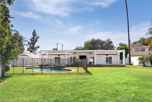 9150 Zelzah Avenue, Northridge, CA 91325