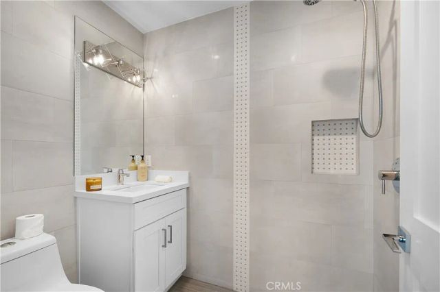 9150 Zelzah Avenue, Northridge, CA 91325