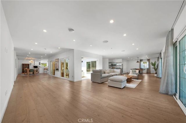 9150 Zelzah Avenue, Northridge, CA 91325