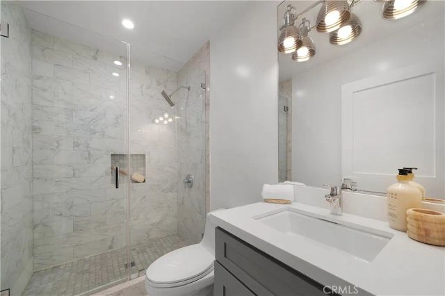 9150 Zelzah Avenue, Northridge, CA 91325