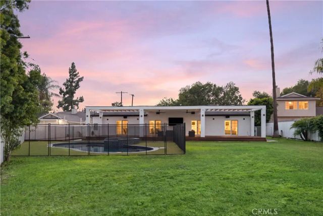 9150 Zelzah Avenue, Northridge, CA 91325