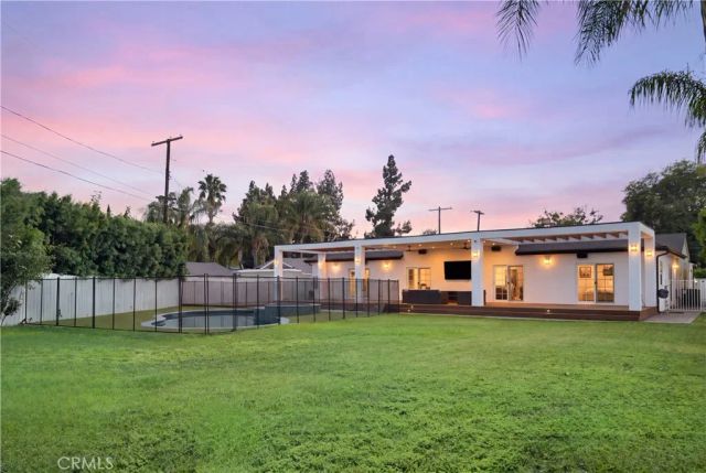 9150 Zelzah Avenue, Northridge, CA 91325