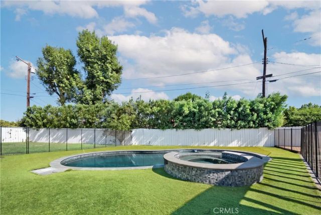 9150 Zelzah Avenue, Northridge, CA 91325