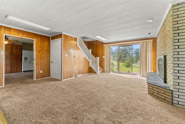 2640 KOSIOREK Drive, Erie, PA 16509