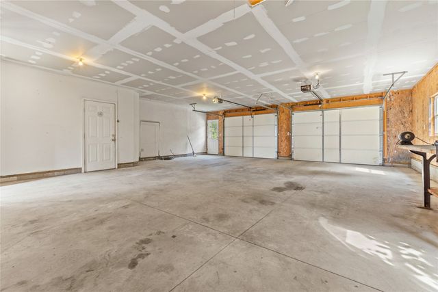 2640 KOSIOREK Drive, Erie, PA 16509