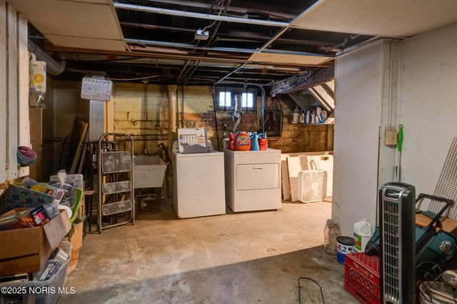 4322 Lowe Road, Toledo, OH 43612