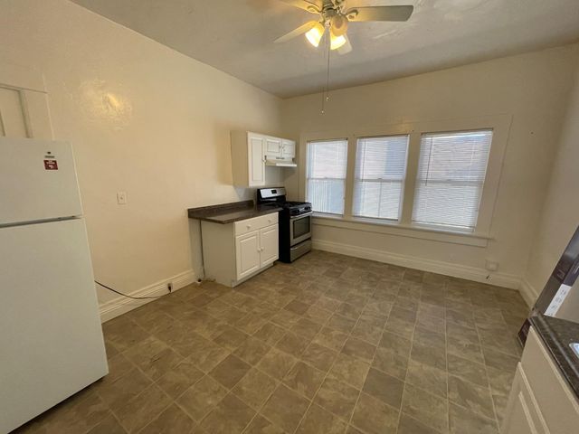 512 12th St, Modesto, CA 95354