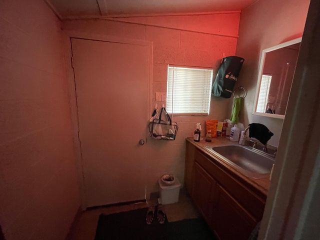 512 12th St, Modesto, CA 95354