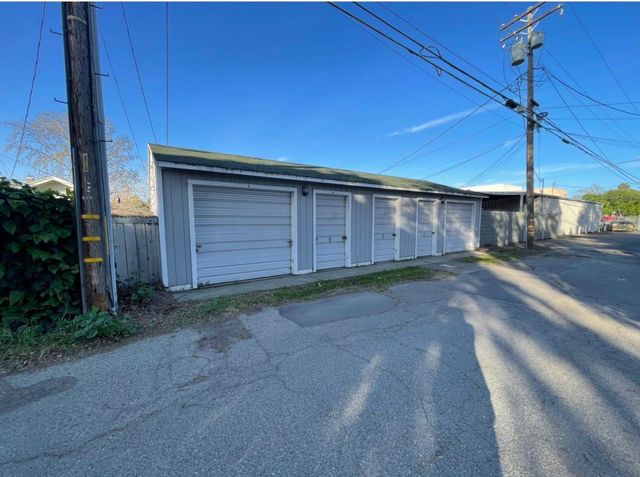 512 12th St, Modesto, CA 95354