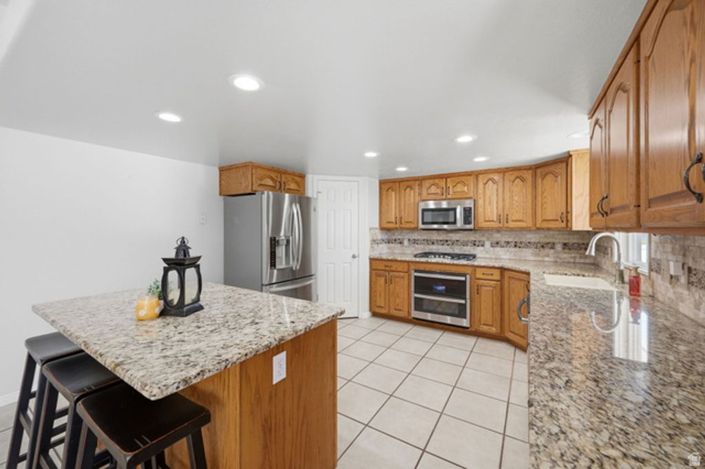 Image 13 of property listing at 1429 FLINT MEADOW DR, Kaysville, UT 84037
