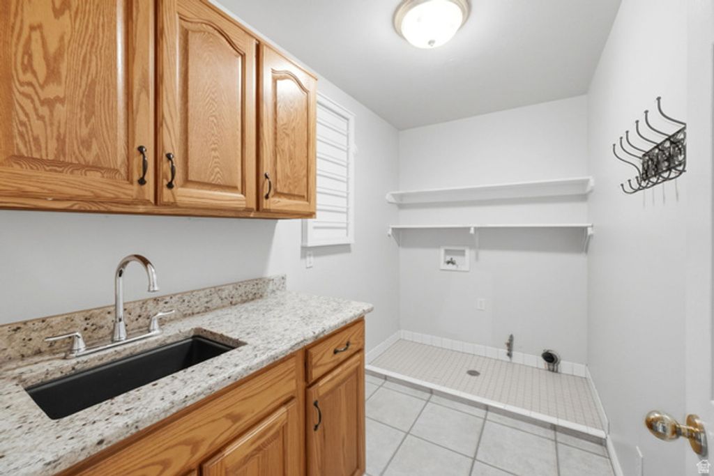 Image 15 of property listing at 1429 FLINT MEADOW DR, Kaysville, UT 84037