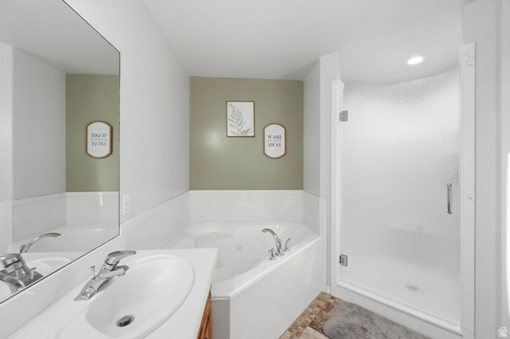 Image 17 of property listing at 1429 FLINT MEADOW DR, Kaysville, UT 84037