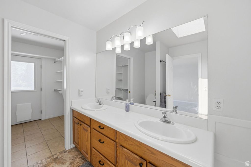 Image 19 of property listing at 1429 FLINT MEADOW DR, Kaysville, UT 84037