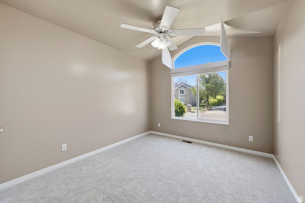 Image 21 of property listing at 1429 FLINT MEADOW DR, Kaysville, UT 84037