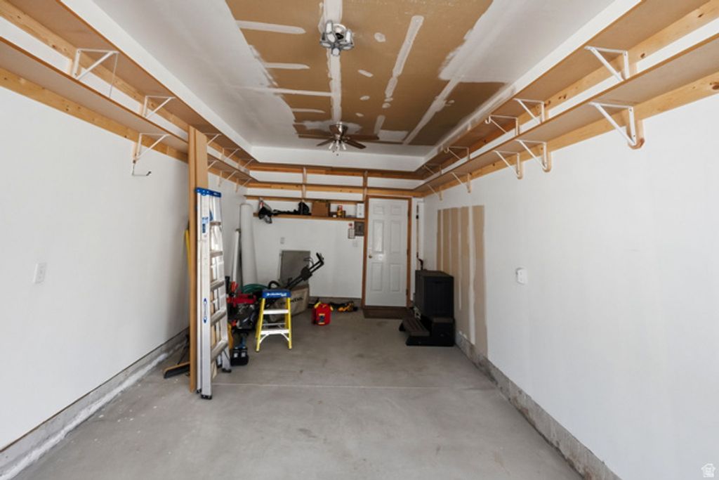 Image 40 of property listing at 1429 FLINT MEADOW DR, Kaysville, UT 84037