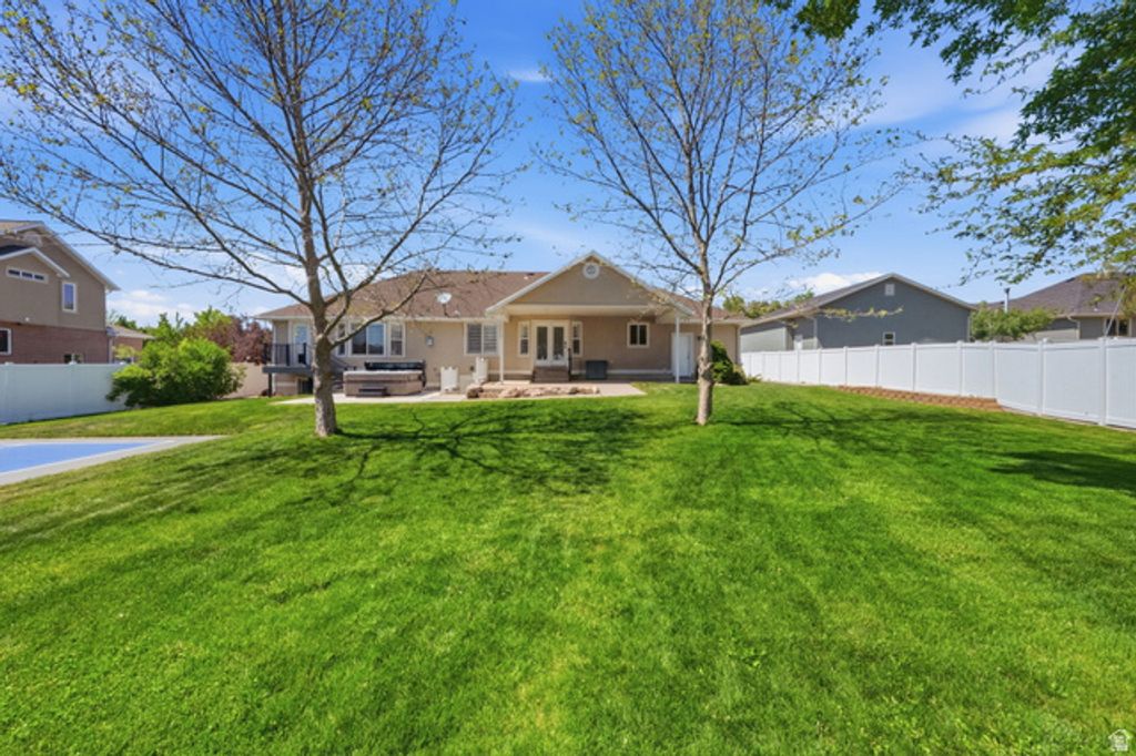 Image 42 of property listing at 1429 FLINT MEADOW DR, Kaysville, UT 84037