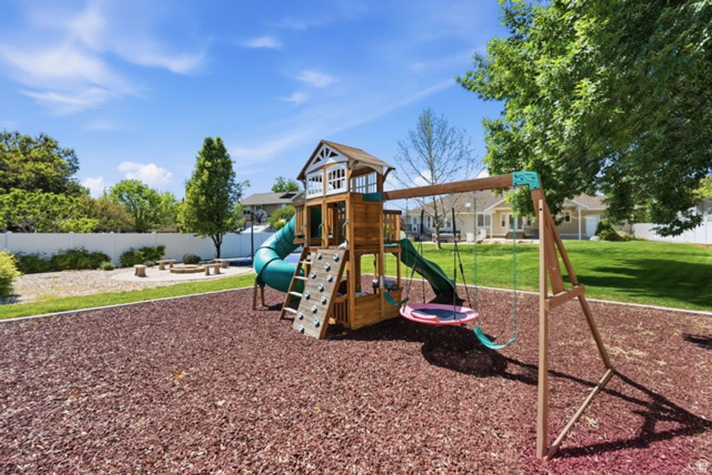 Image 46 of property listing at 1429 FLINT MEADOW DR, Kaysville, UT 84037
